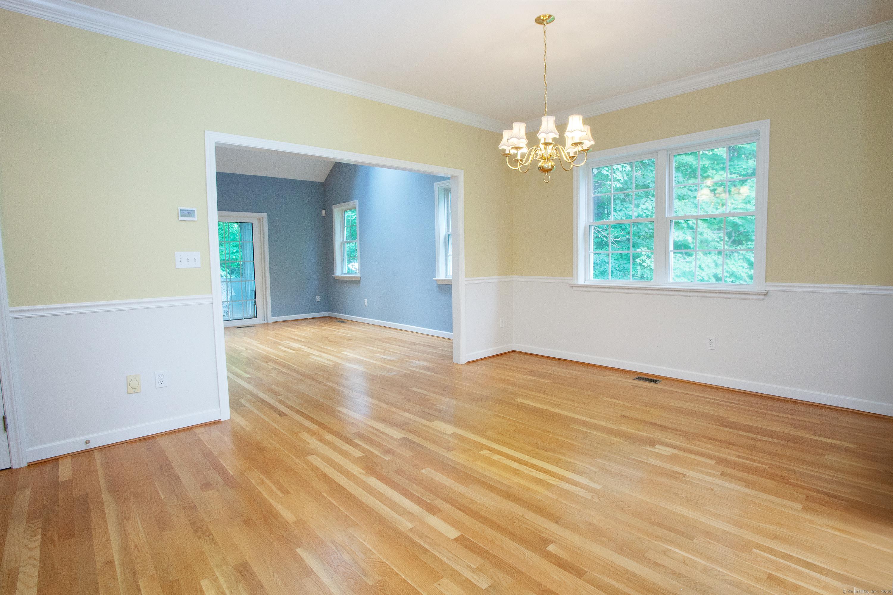 Simsbury, Connecticut, 06070, United States, 2 Bedrooms Bedrooms, ,4 BathroomsBathrooms,Residential,For Sale,1973720