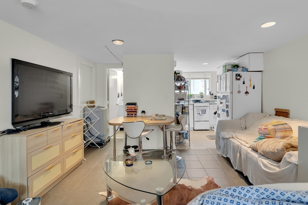 Cambridge, Massachusetts, 02138, United States, 20 Bedrooms Bedrooms, ,16 BathroomsBathrooms,Residential,For Sale,1898572