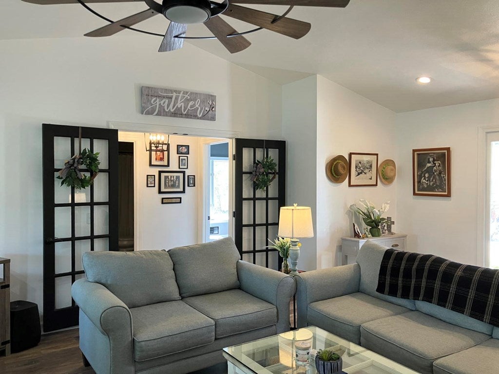 Hiawassee, Georgia, 30546, United States, 3 Bedrooms Bedrooms, ,2 BathroomsBathrooms,Residential,For Sale,1761717