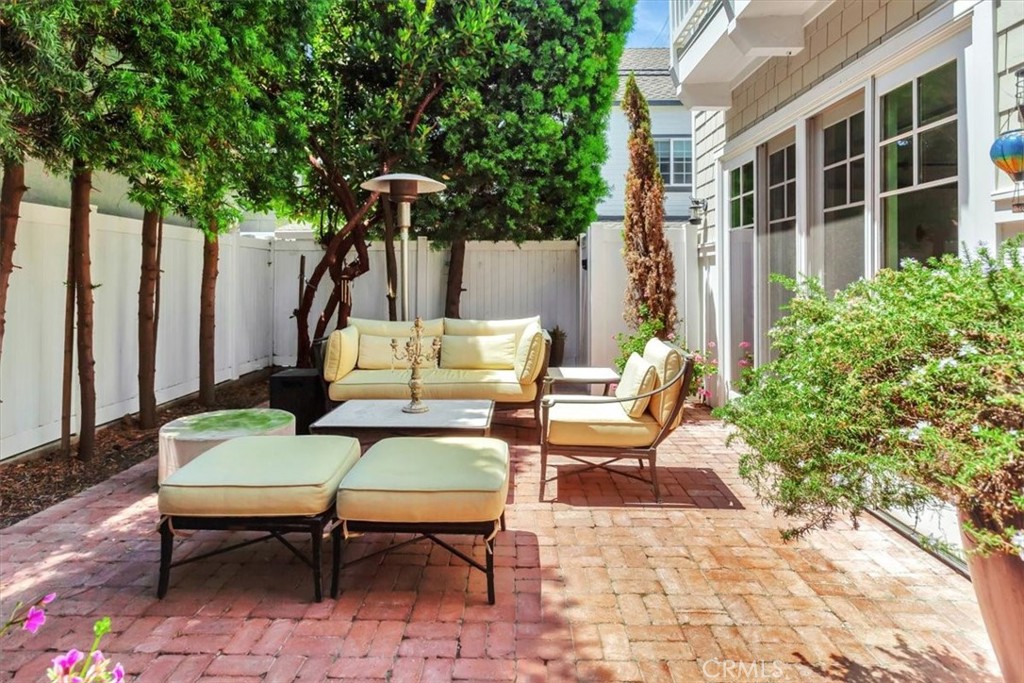 Long Beach, California, 90803, United States, 5 Bedrooms Bedrooms, ,4 BathroomsBathrooms,Residential,For Sale,1916985