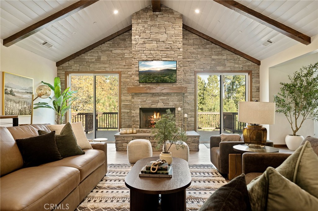 Lake Arrowhead, California, 92352, United States, 4 Bedrooms Bedrooms, ,5 BathroomsBathrooms,Residential,For Sale,1989465