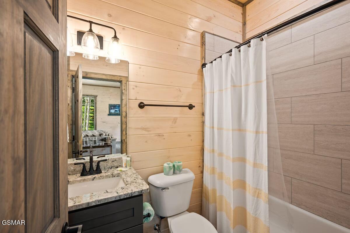 Gatlinburg, Tennessee, 37738, United States, 4 Bedrooms Bedrooms, ,5 BathroomsBathrooms,Residential,For Sale,2048286
