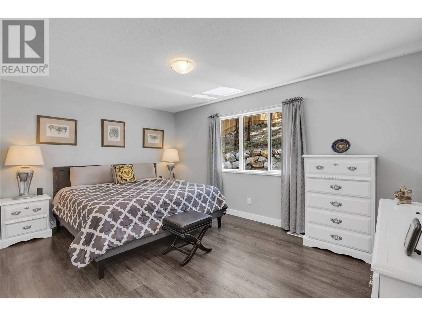 KELOWNA, British Columbia, V1Z 3W6, CA, 5 Bedrooms Bedrooms, ,3 BathroomsBathrooms,Residential,For Sale,1838987
