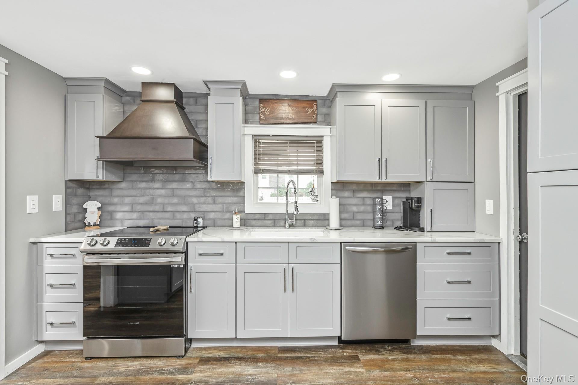 Medford, New York, 11763, United States, 5 Bedrooms Bedrooms, ,3 BathroomsBathrooms,Residential,For Sale,1911406
