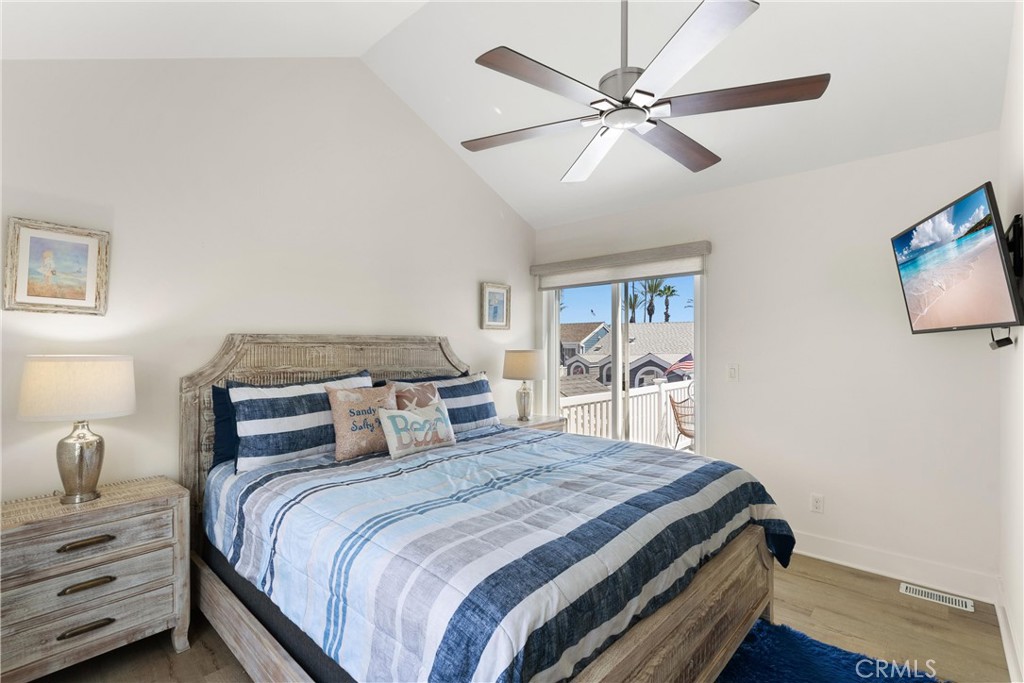 Newport Beach, California, 92663, United States, 2 Bedrooms Bedrooms, ,2 BathroomsBathrooms,Residential,For Sale,1877263