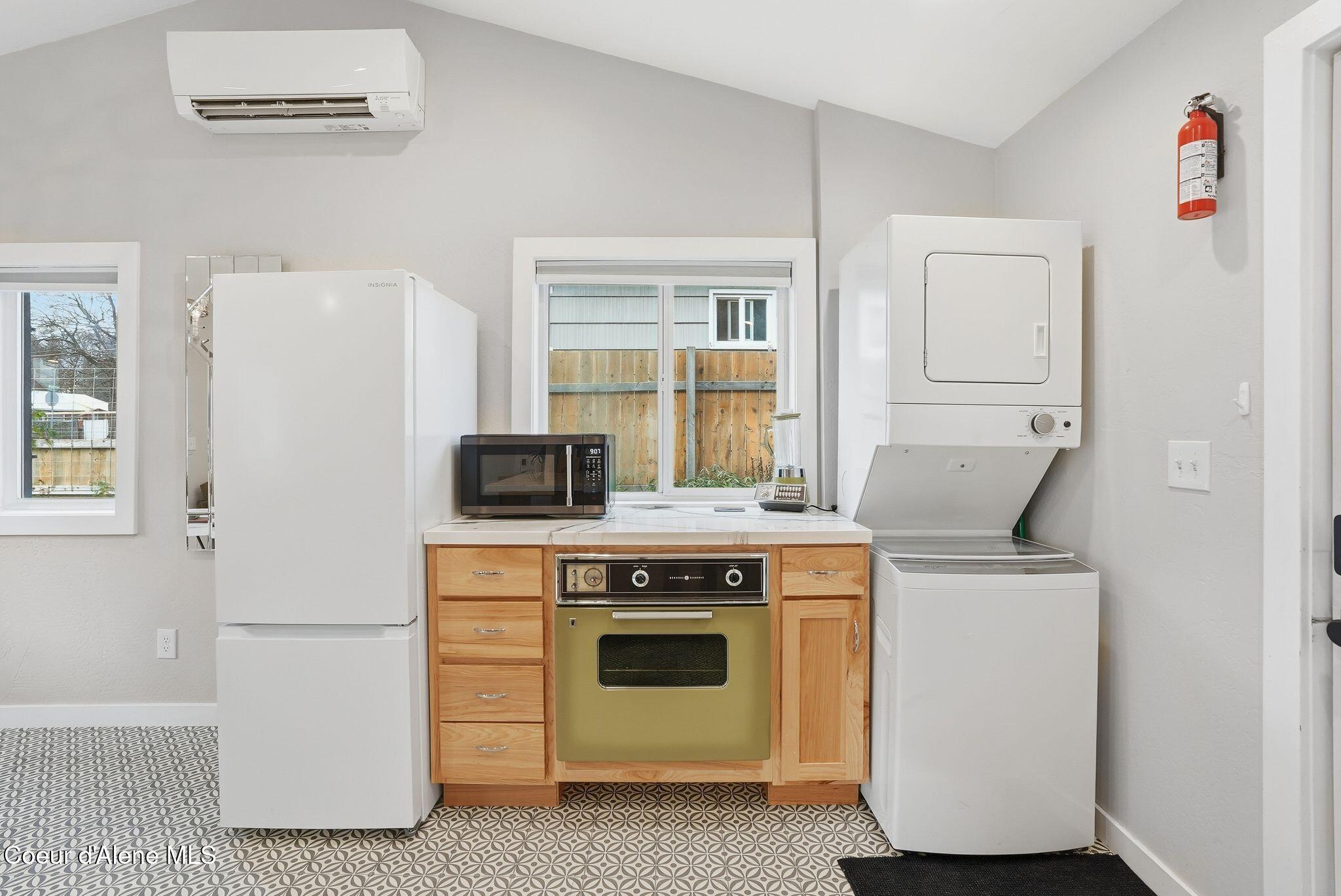 Coeur d'Alene, Idaho, 83814, United States, ,Residential,For Sale,2006105