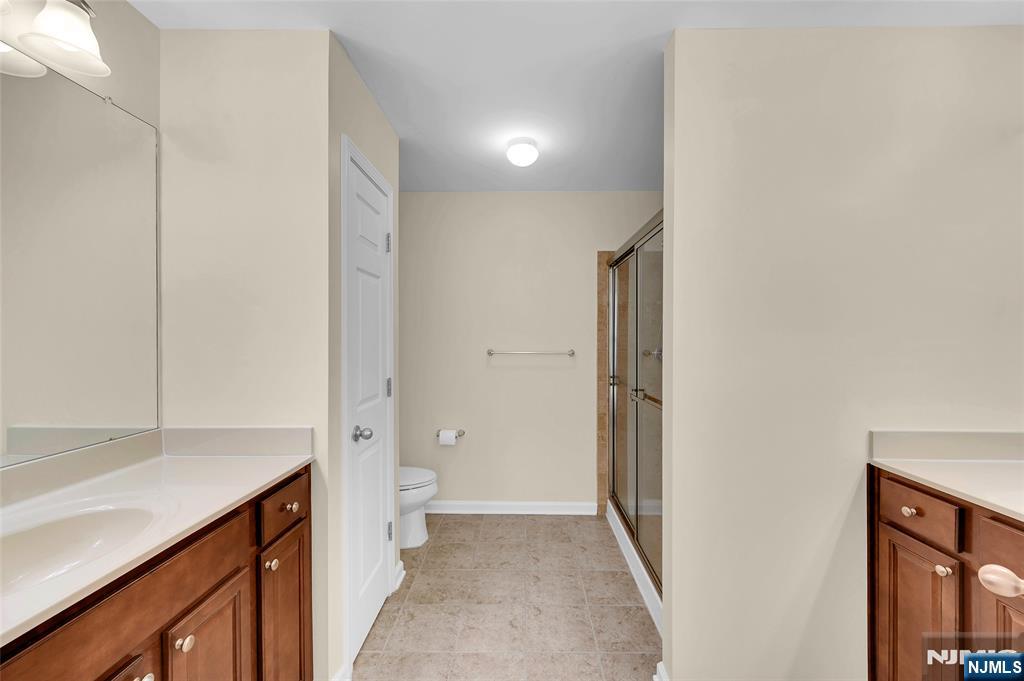 North Brunswick, New Jersey, 08902, United States, 3 Bedrooms Bedrooms, ,4 BathroomsBathrooms,Residential,For Sale,1987579