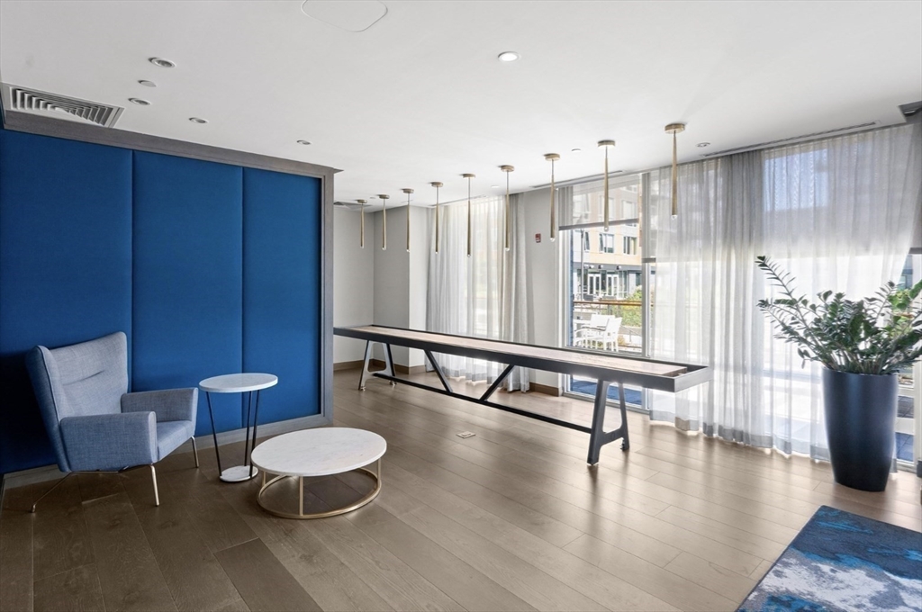Boston, Massachusetts, 02128, United States, 2 Bedrooms Bedrooms, ,2 BathroomsBathrooms,Residential,For Sale,1787695