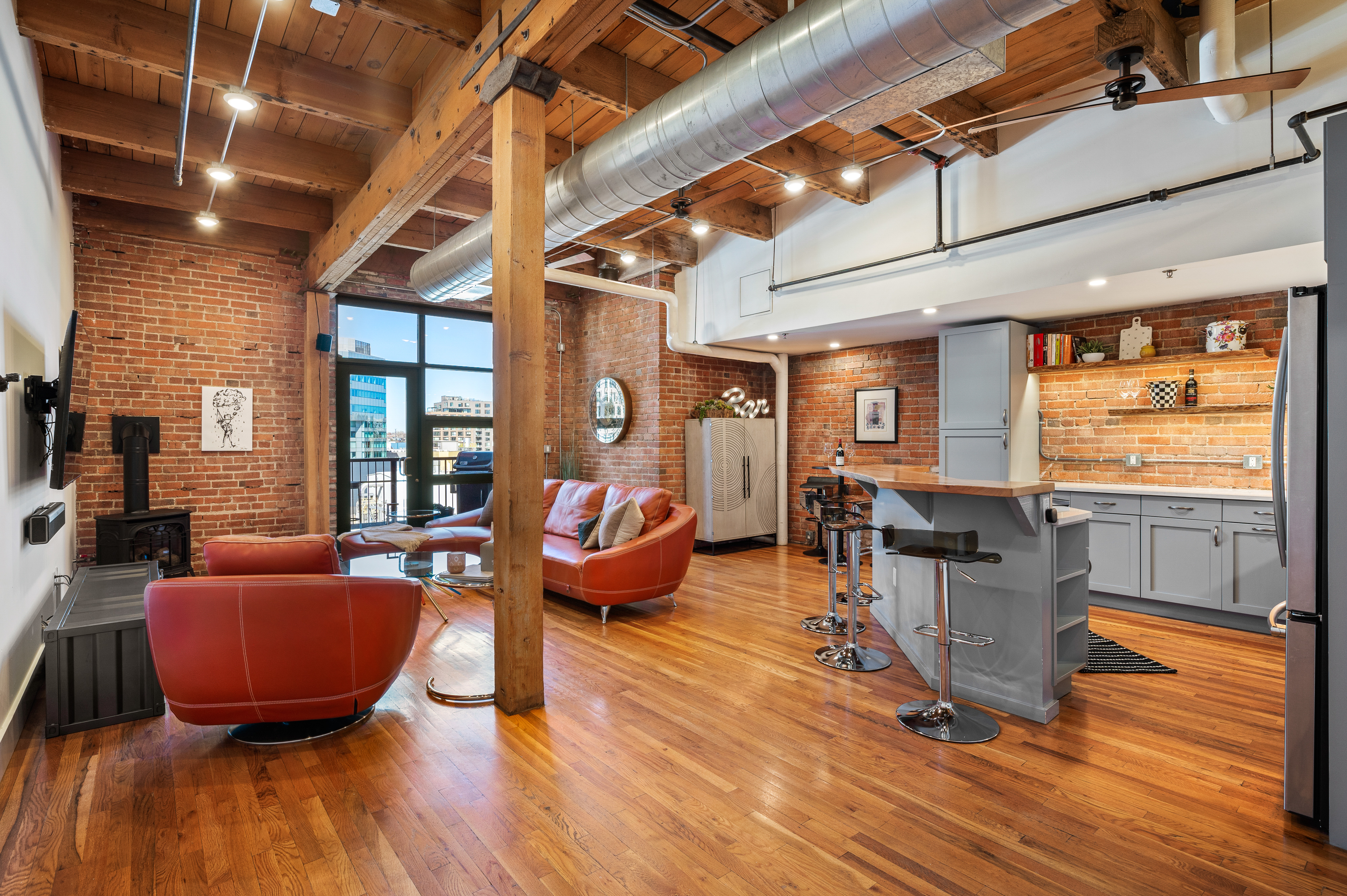  Unit 518 Occupies the Top Floor of the Ice House Lofts - 物件實景