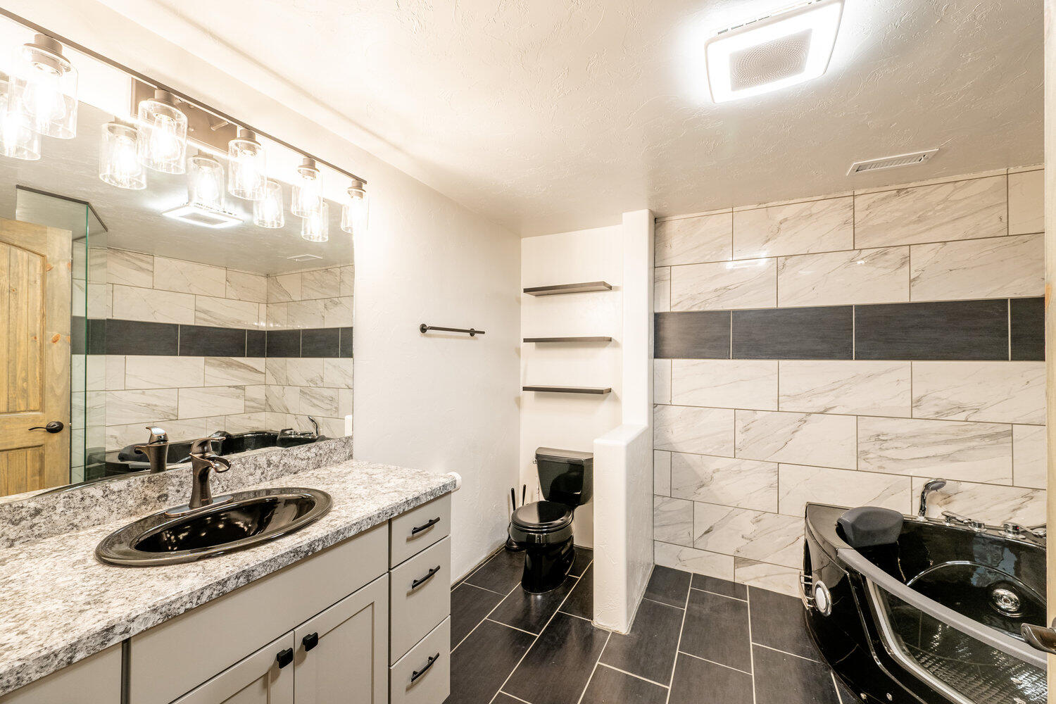 Sheridan, Wyoming, 82801, United States, 3 Bedrooms Bedrooms, ,3 BathroomsBathrooms,Residential,For Sale,1885814