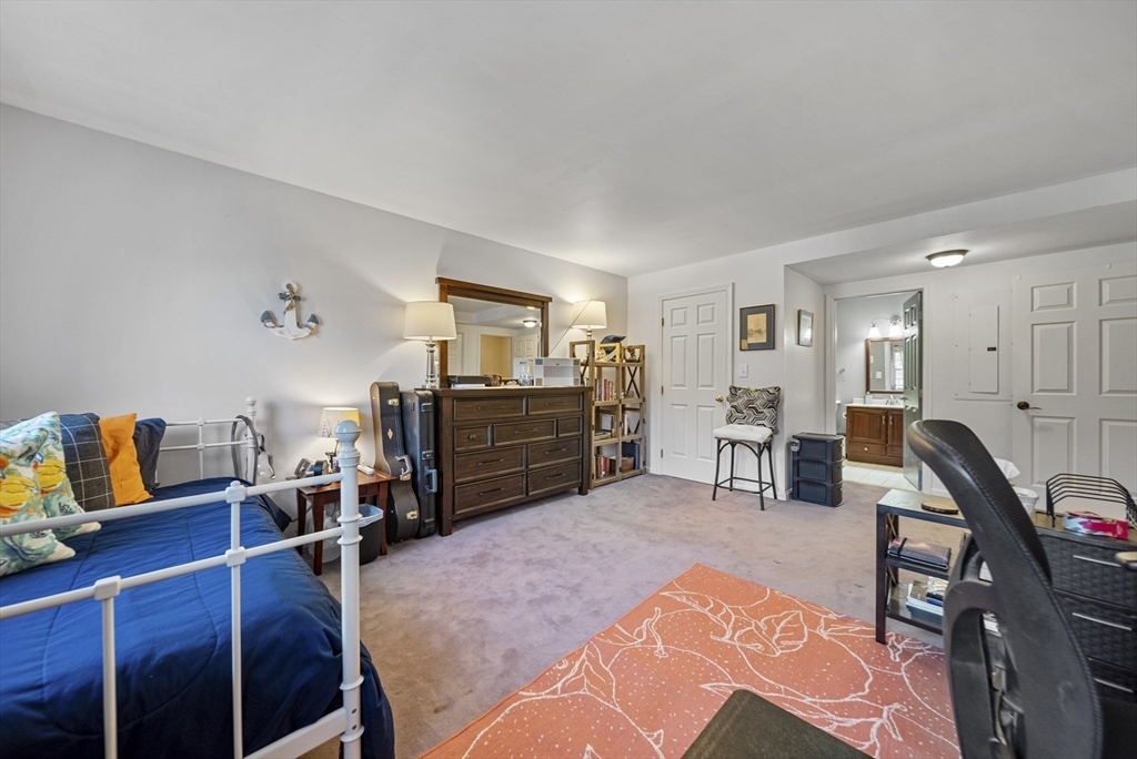 Salem, Massachusetts, 01970, United States, 3 Bedrooms Bedrooms, ,3 BathroomsBathrooms,Residential,For Sale,1990420