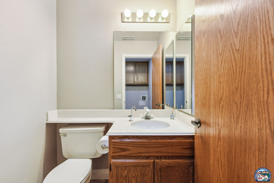 El Centro, California, 92243, United States, 4 Bedrooms Bedrooms, ,3 BathroomsBathrooms,Residential,For Sale,1838686