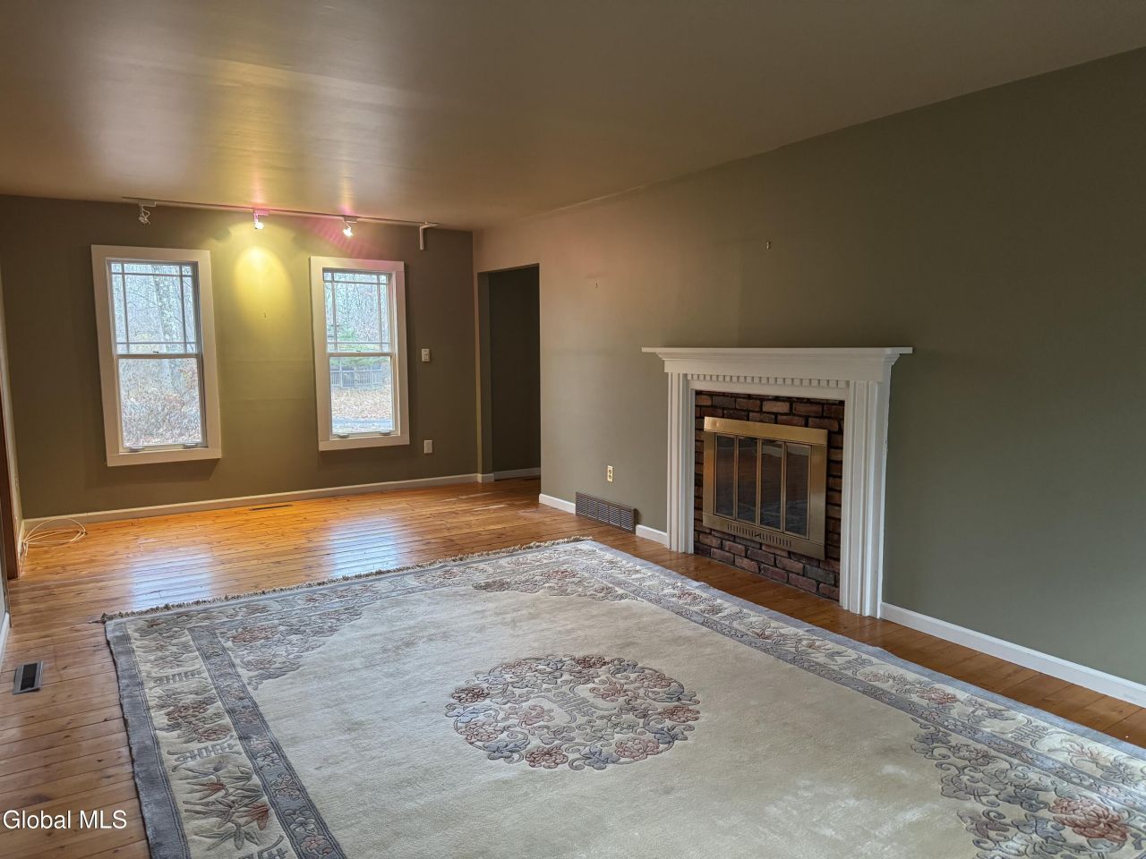 Rexford, New York, 12148, United States, 3 Bedrooms Bedrooms, ,3 BathroomsBathrooms,Residential,For Sale,2001928