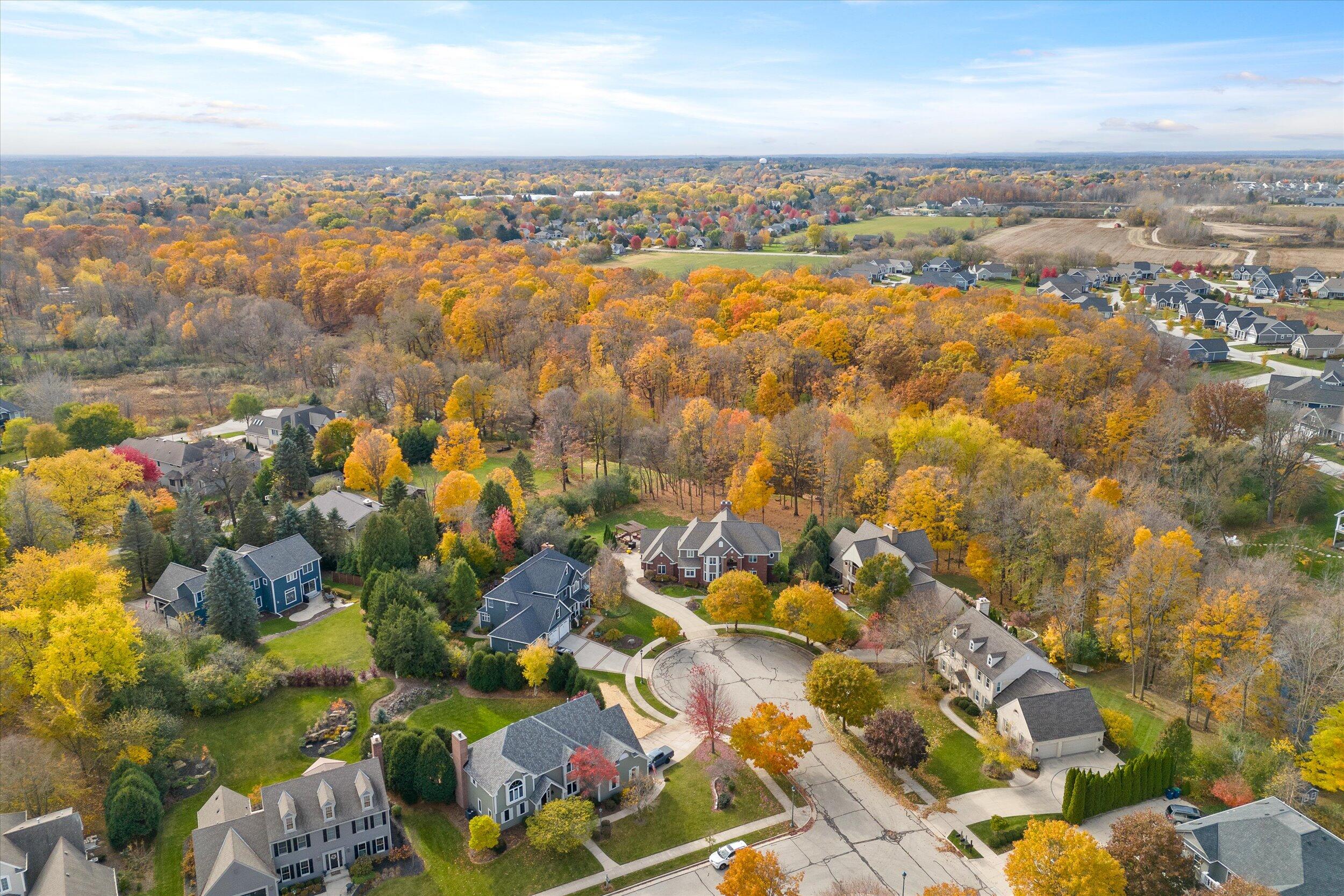 Grafton, Wisconsin, 53024, United States, 4 Bedrooms Bedrooms, ,6 BathroomsBathrooms,Residential,For Sale,1989565