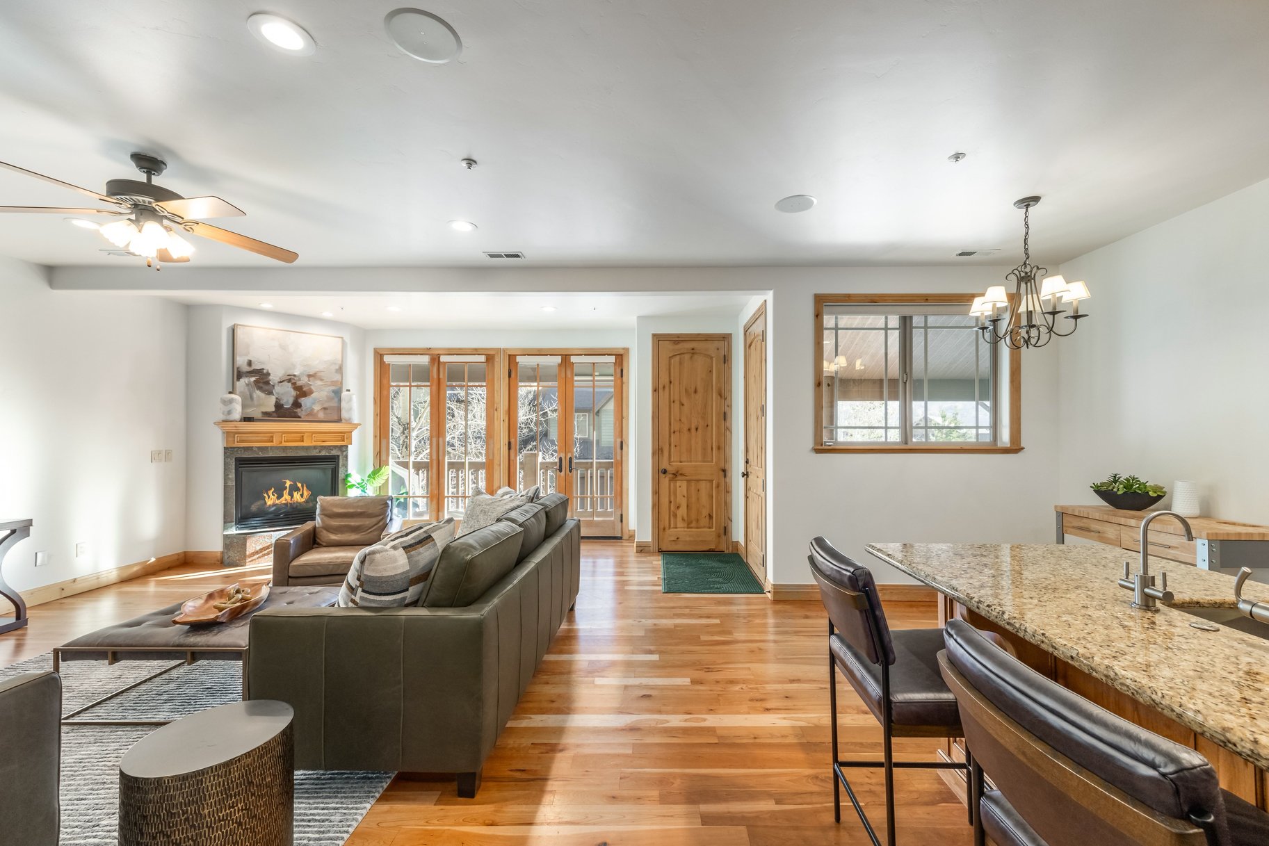  Modern Design Meets Alpine Charm in Jeremy Ranch - 物件實景