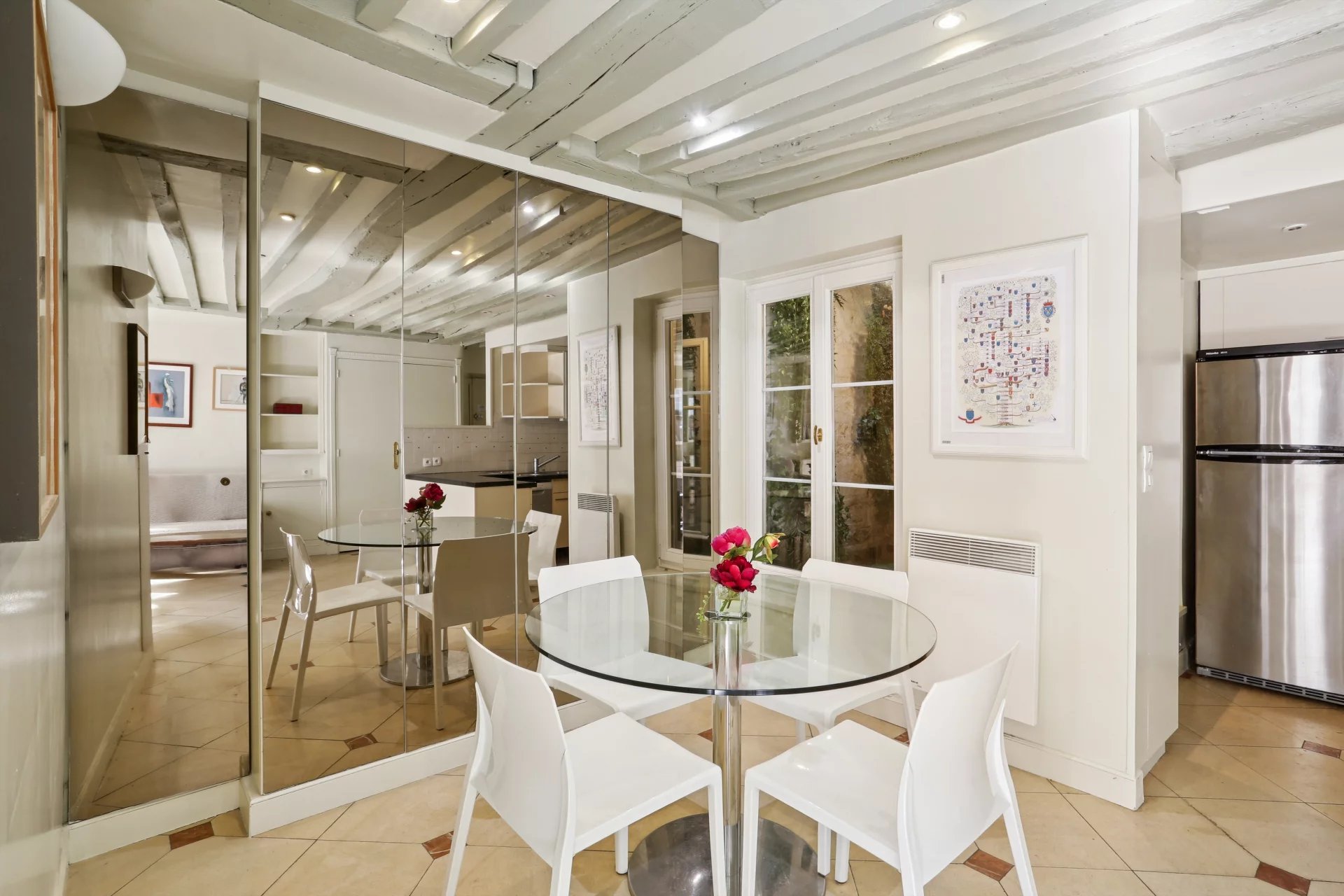 Paris 1st, Île-de-France, 75001, FR, 1 Bedroom Bedrooms, ,2 BathroomsBathrooms,Residential,For Sale,1847162