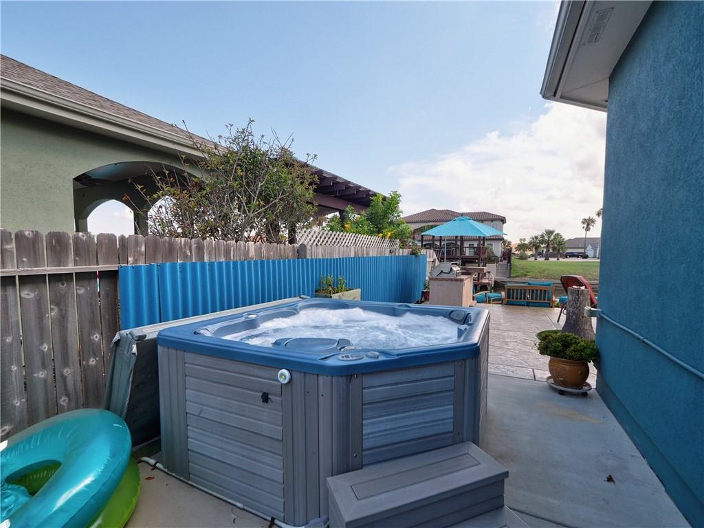Corpus Christi, Texas, 78418, United States, 4 Bedrooms Bedrooms, ,2 BathroomsBathrooms,Residential,For Sale,1862449