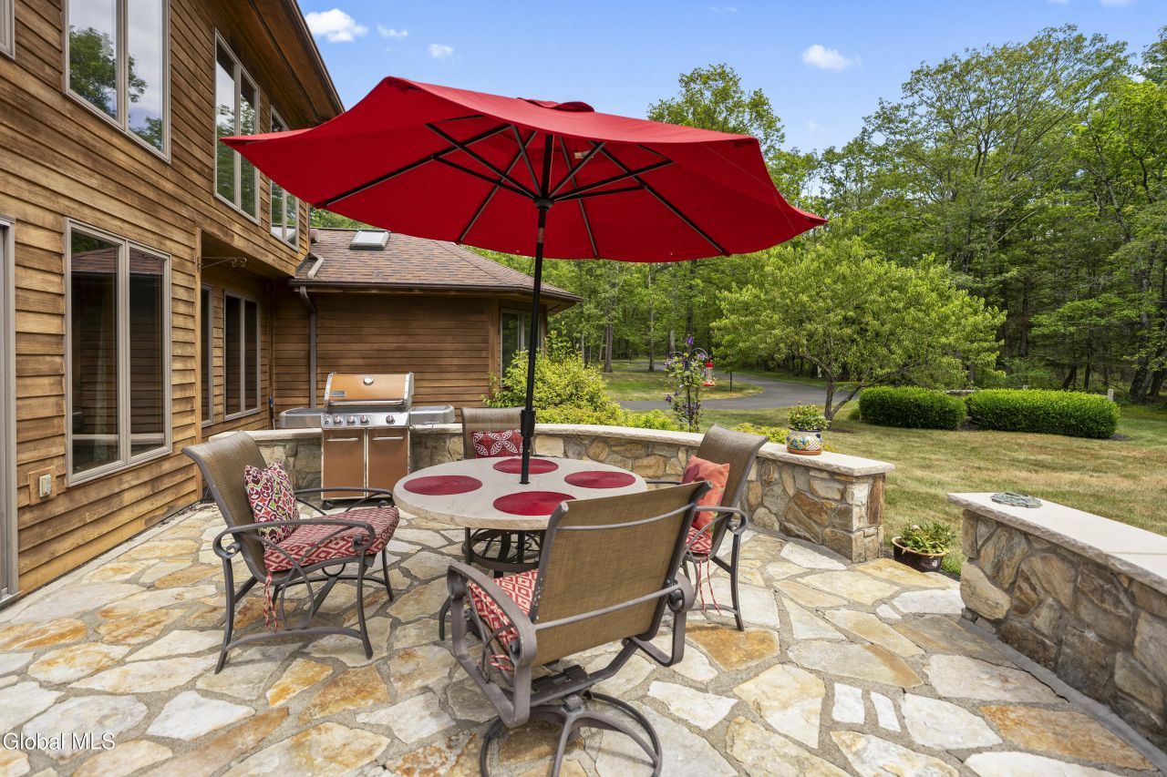 Coeymans Hollow, New York, 12046, United States, 4 Bedrooms Bedrooms, ,3 BathroomsBathrooms,Residential,For Sale,1907699