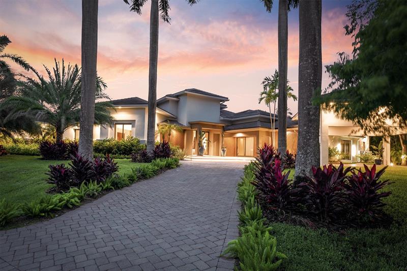 Weston, Florida, 33331, United States, 7 Bedrooms Bedrooms, ,9 BathroomsBathrooms,Residential,For Sale,1946951