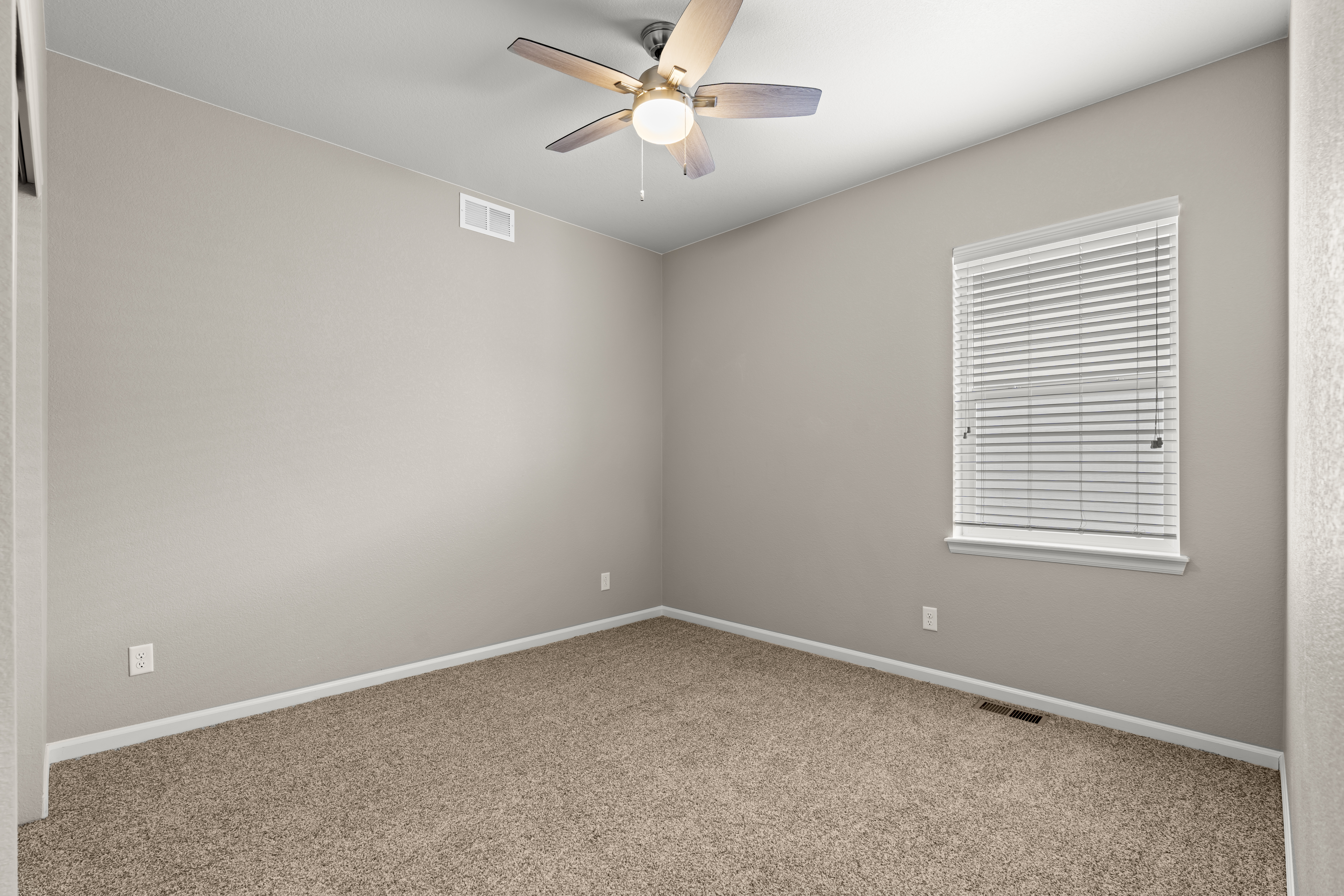  A Turn-Key Treasure Nestled Within the Highly Coveted Terrain Neighborhood - 物件實景