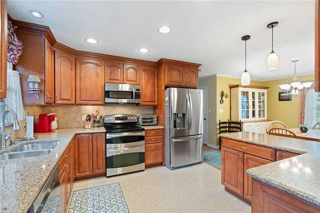 Cumming, Georgia, 30041, United States, 4 Bedrooms Bedrooms, ,3 BathroomsBathrooms,Residential,For Sale,1981336