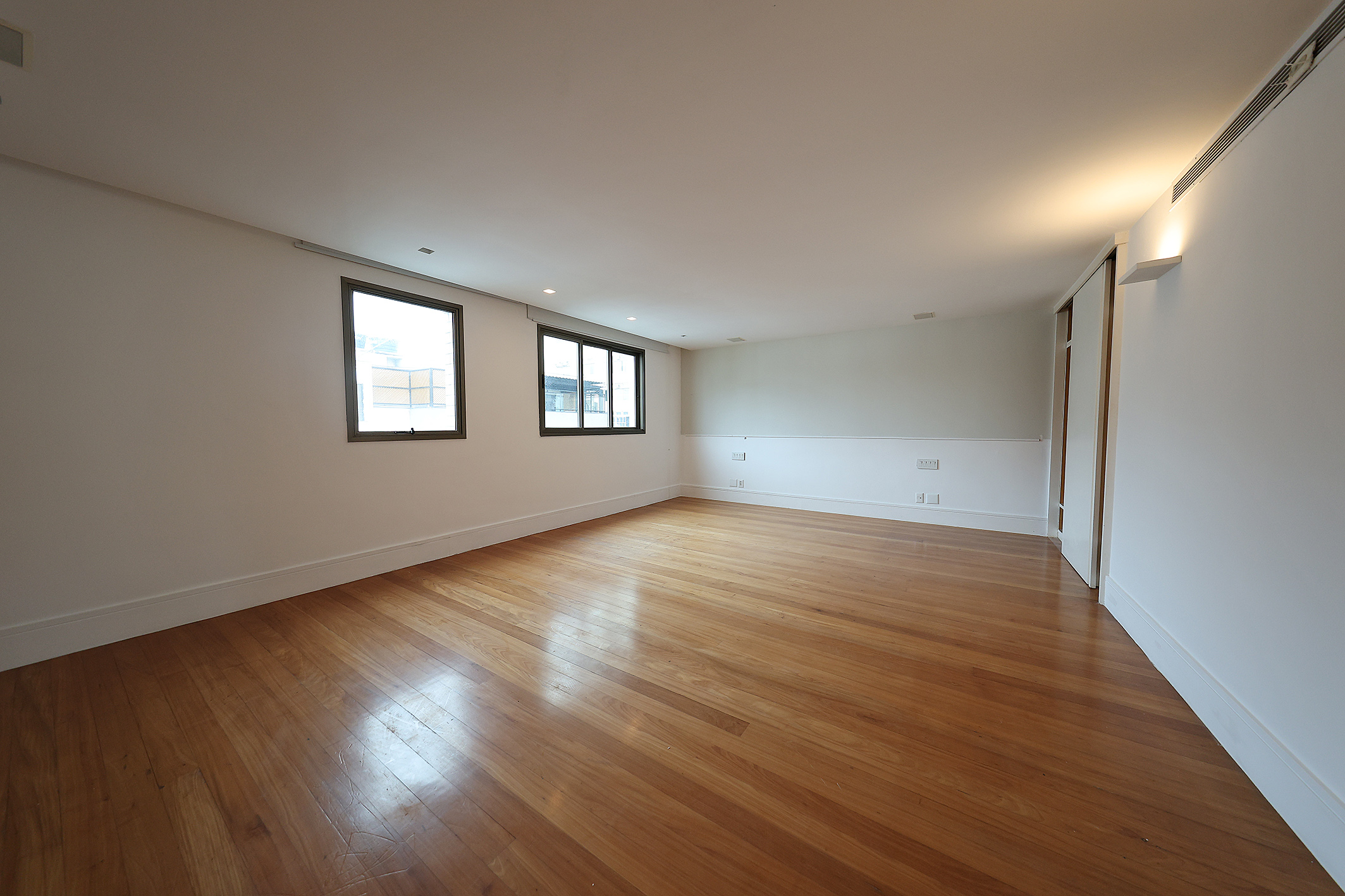  Duplex penthouse with ocean views in Leblon and generous layout - 物件實景