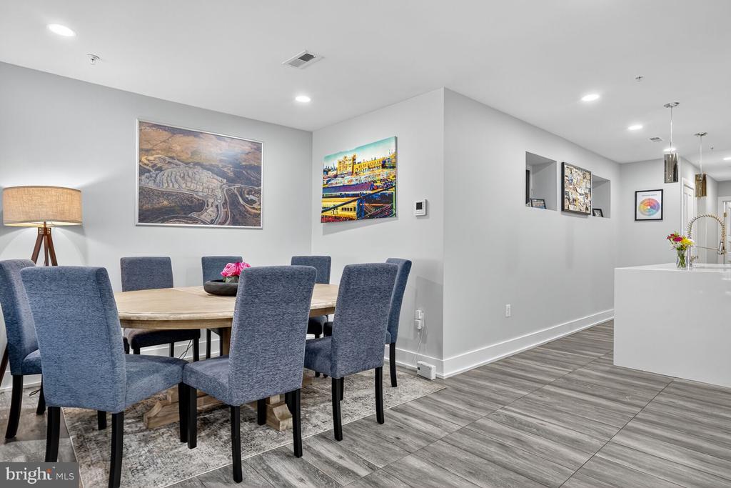 Washington, District of Columbia, 20010, United States, 2 Bedrooms Bedrooms, ,2 BathroomsBathrooms,Residential,For Sale,1975364