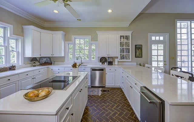 Vicksburg, Mississippi, 39183, United States, 4 Bedrooms Bedrooms, ,4 BathroomsBathrooms,Residential,For Sale,1919653
