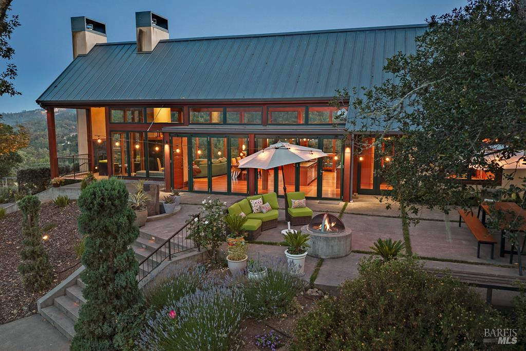Healdsburg, California, 95448, United States, 3 Bedrooms Bedrooms, ,4 BathroomsBathrooms,Residential,For Sale,1866142