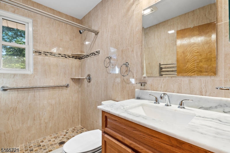 Clifton City, New Jersey, 07013-1523, United States, 3 Bedrooms Bedrooms, ,1 BathroomBathrooms,Residential,For Sale,1944968