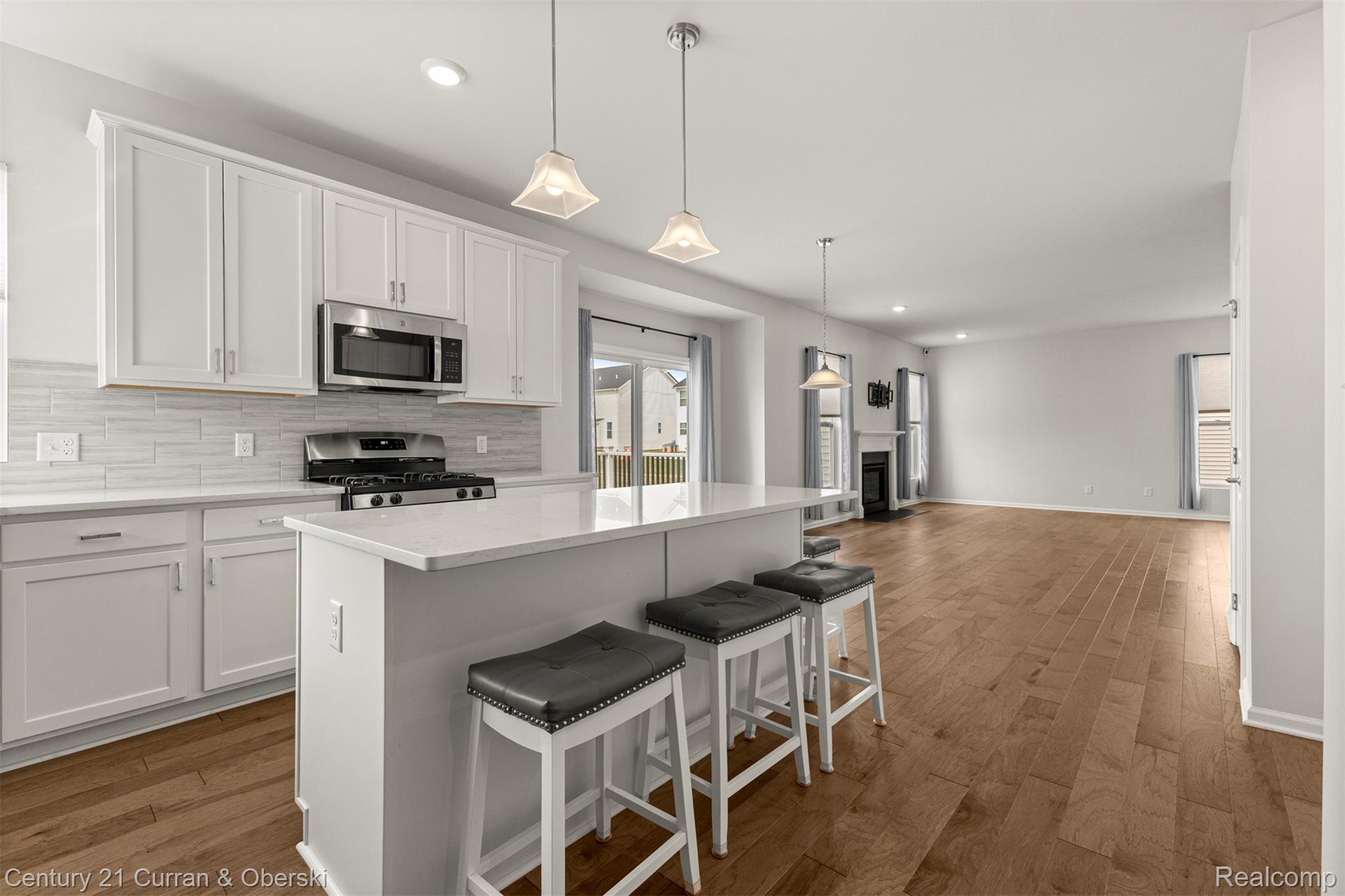 Saline Township, Michigan, 48176, United States, 4 Bedrooms Bedrooms, ,3 BathroomsBathrooms,Residential,For Sale,2048754