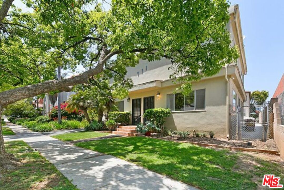 Santa Monica, California, 90405, United States, 14 Bedrooms Bedrooms, ,Residential,For Sale,2003073