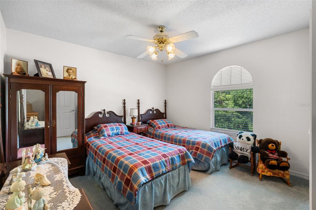 Orlando, Florida, 32817, United States, 4 Bedrooms Bedrooms, ,4 BathroomsBathrooms,Residential,For Sale,1821453