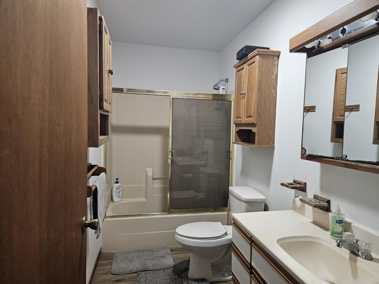 Lake Geneva, Wisconsin, 53147, United States, 6 Bedrooms Bedrooms, ,3 BathroomsBathrooms,Residential,For Sale,1794496