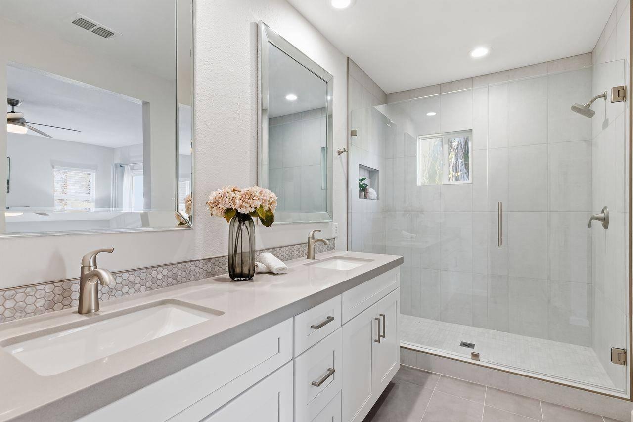 Sacramento, California, 95811, United States, 3 Bedrooms Bedrooms, ,3 BathroomsBathrooms,Residential,For Sale,2002968