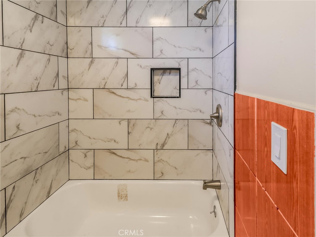 Los Angeles, California, 90003, United States, 5 Bedrooms Bedrooms, ,3 BathroomsBathrooms,Residential,For Sale,1935114