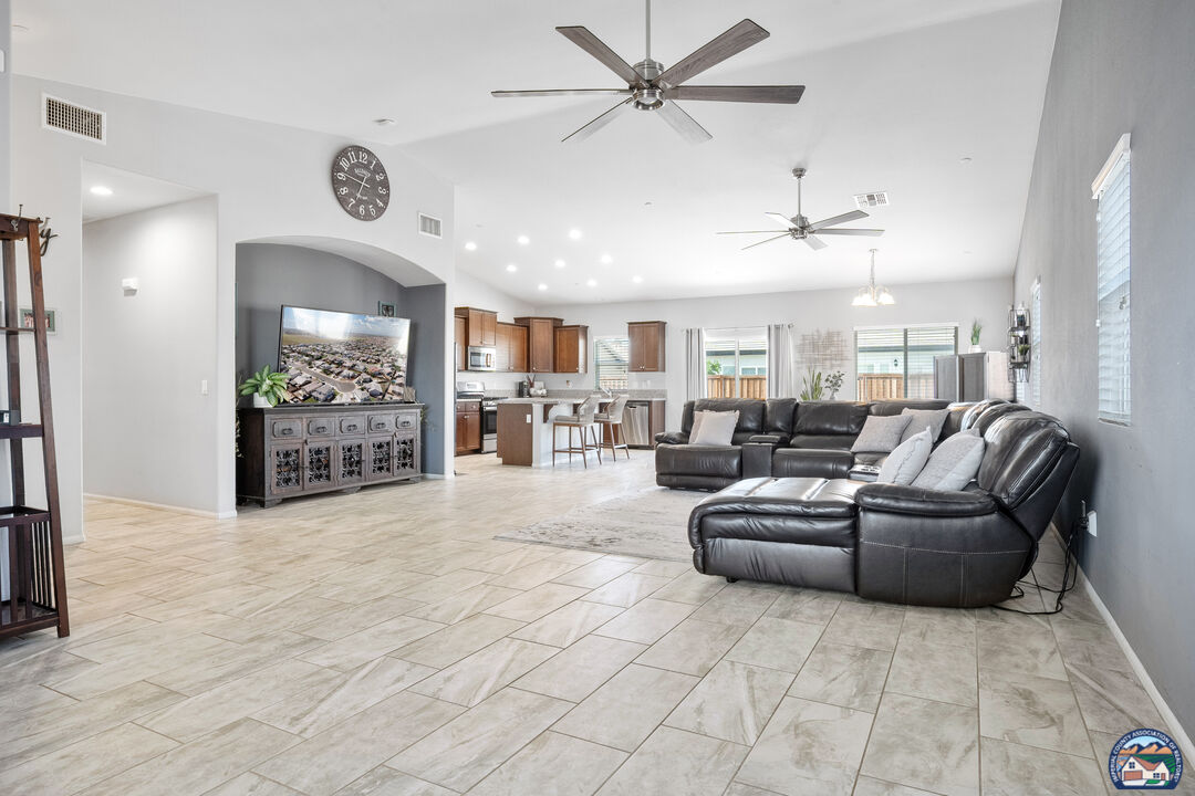 Imperial, California, 92251, United States, 4 Bedrooms Bedrooms, ,2 BathroomsBathrooms,Residential,For Sale,1969565