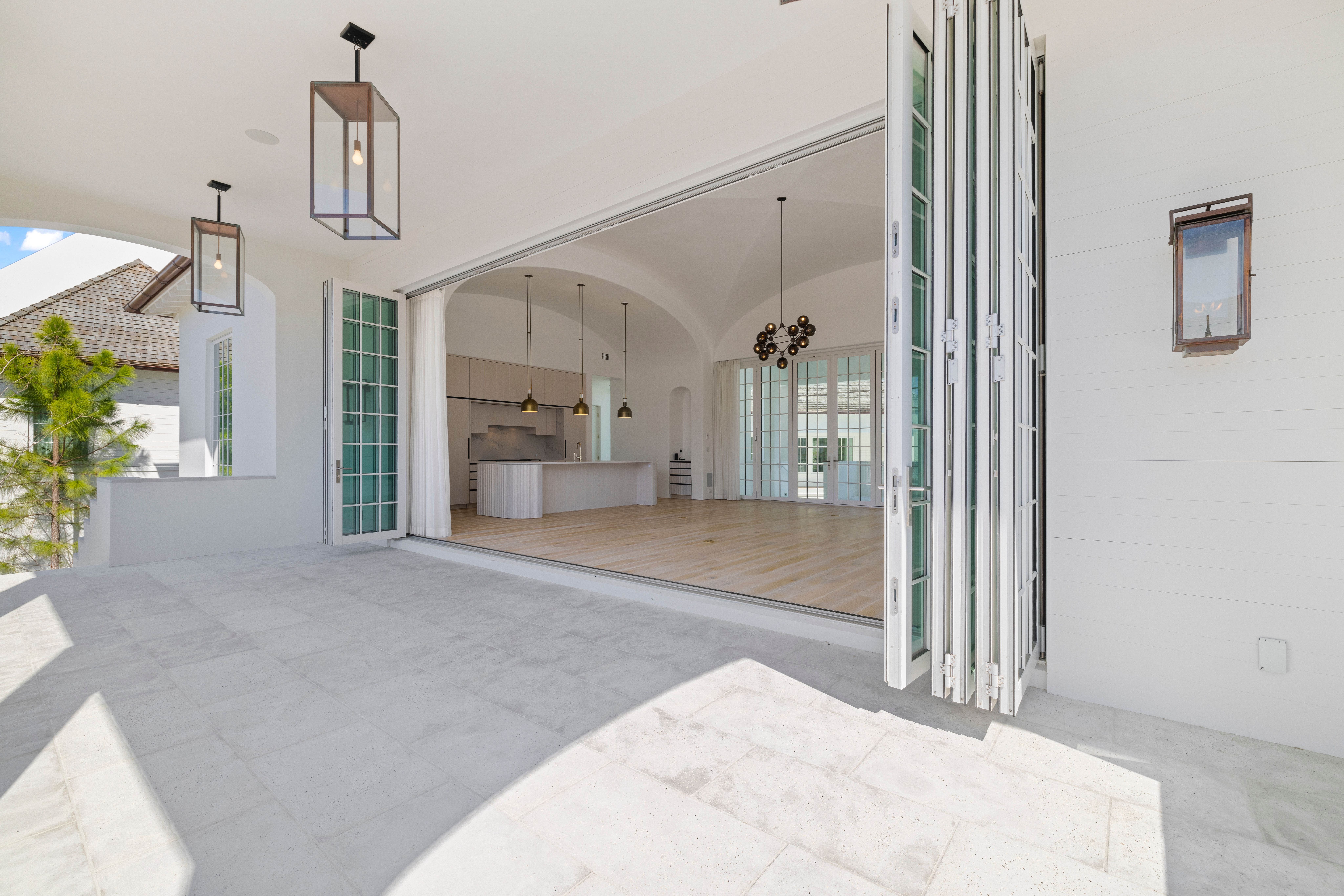  Architectural Gem With Pool And Carriage House - 物件實景