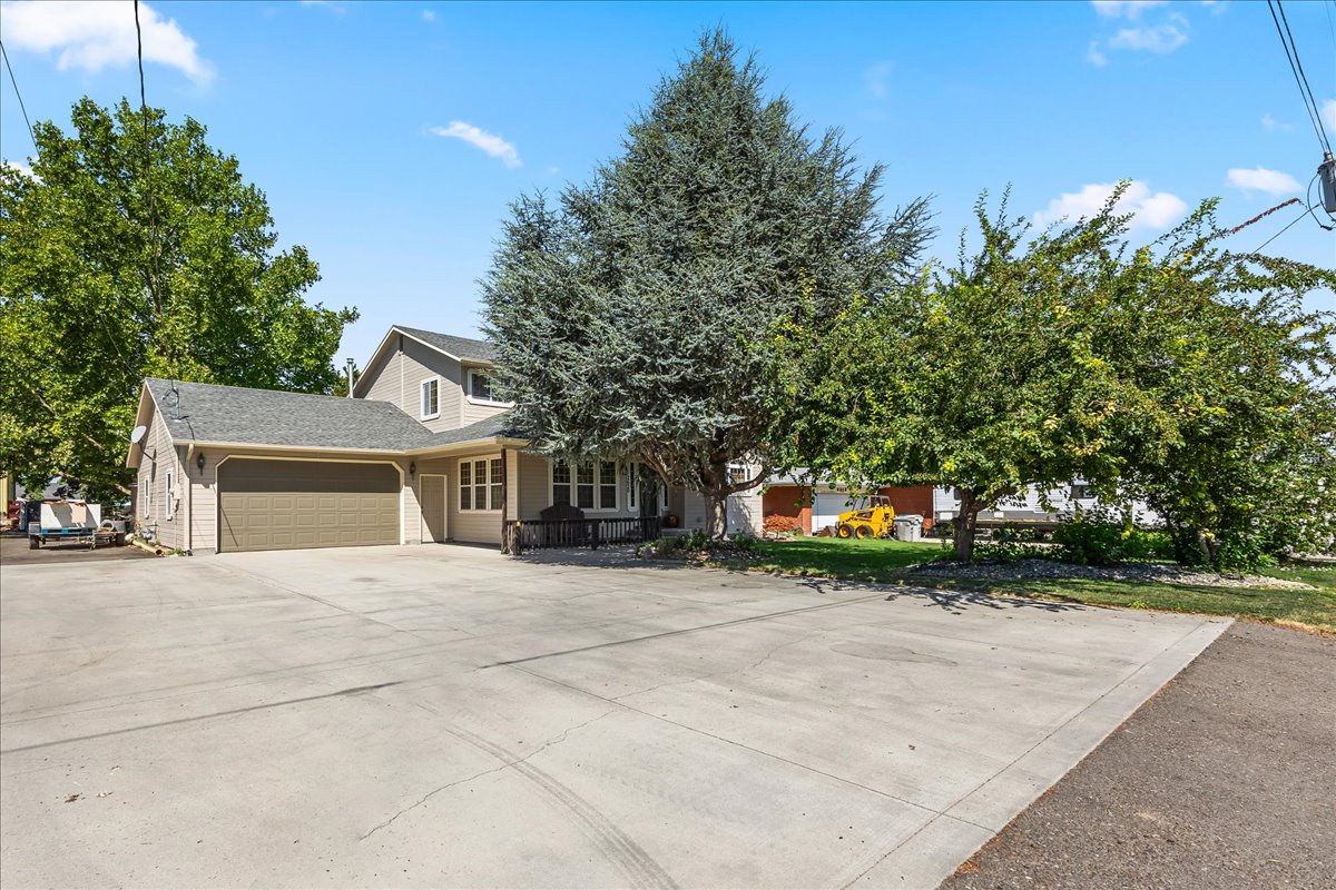 Caldwell, Idaho, 83605, United States, 4 Bedrooms Bedrooms, ,3 BathroomsBathrooms,Residential,For Sale,1938152