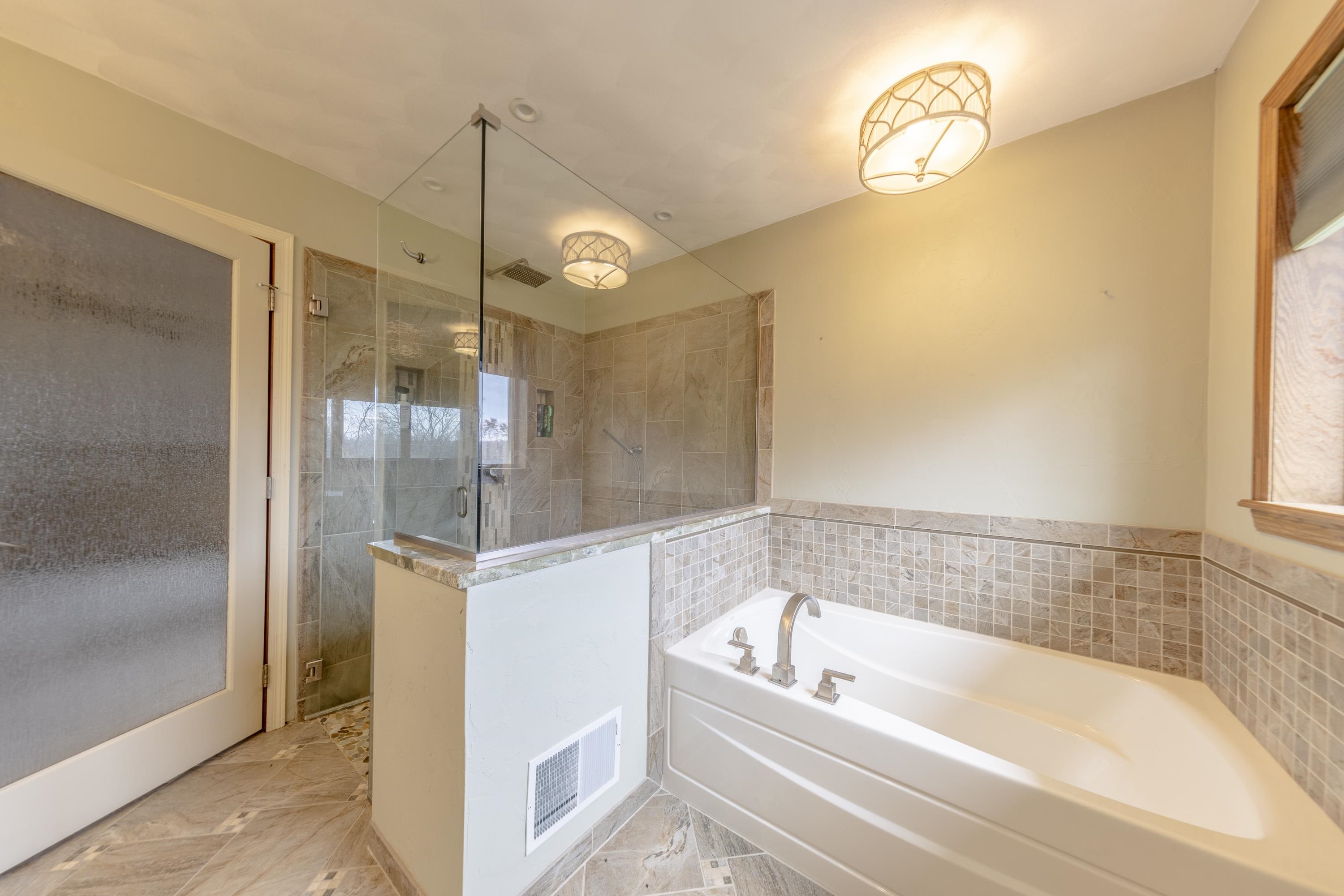 Janesville, Wisconsin, 53545, United States, 3 Bedrooms Bedrooms, ,3 BathroomsBathrooms,Residential,For Sale,1998012