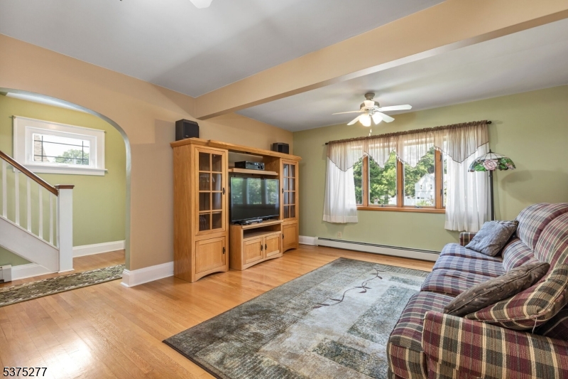 Garwood Boro, New Jersey, 07027, United States, 3 Bedrooms Bedrooms, ,2 BathroomsBathrooms,Residential,For Sale,1908282