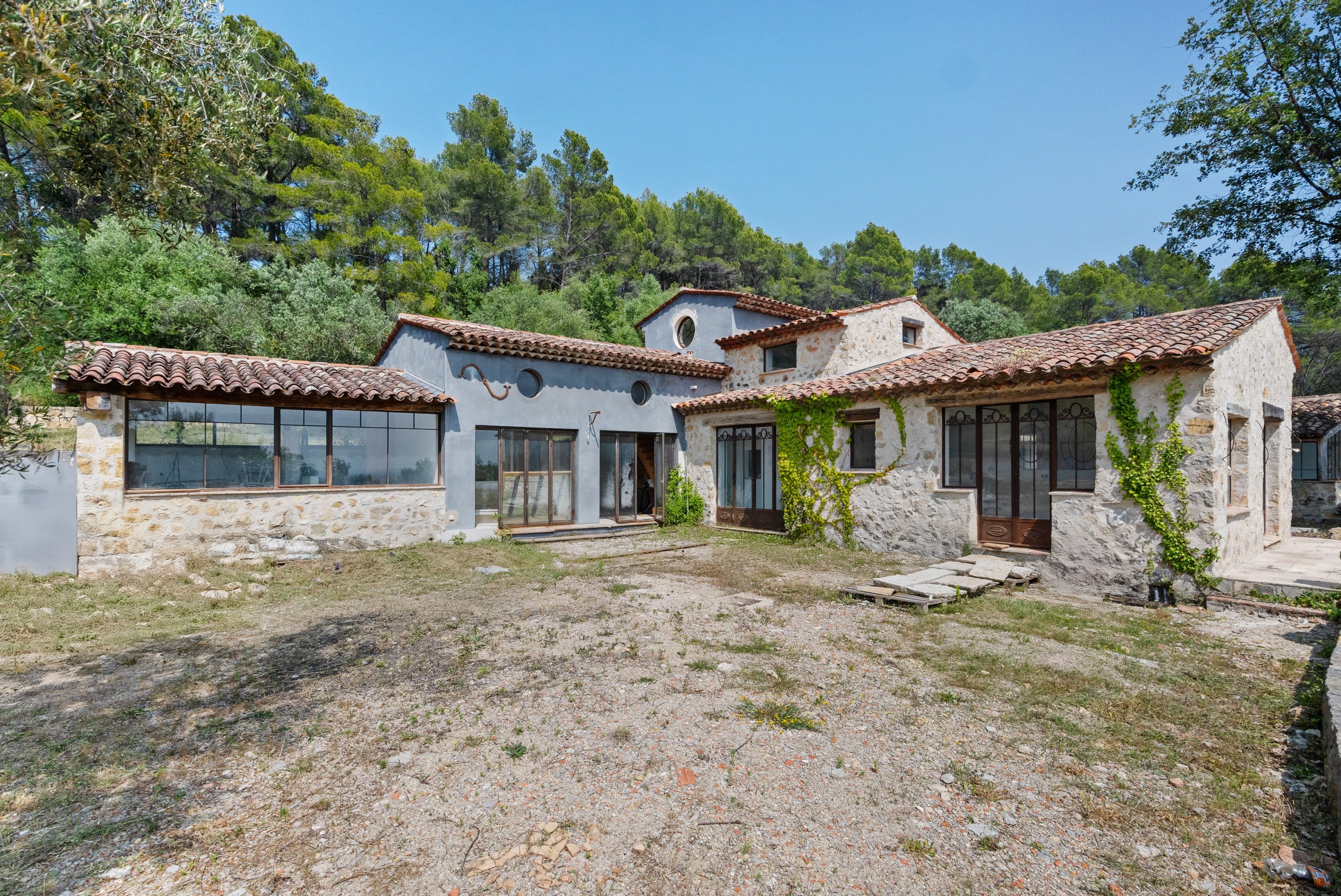  Stone house with panoramic view and olive grove in Tourrettes near Terre Blanch… - 物件實景
