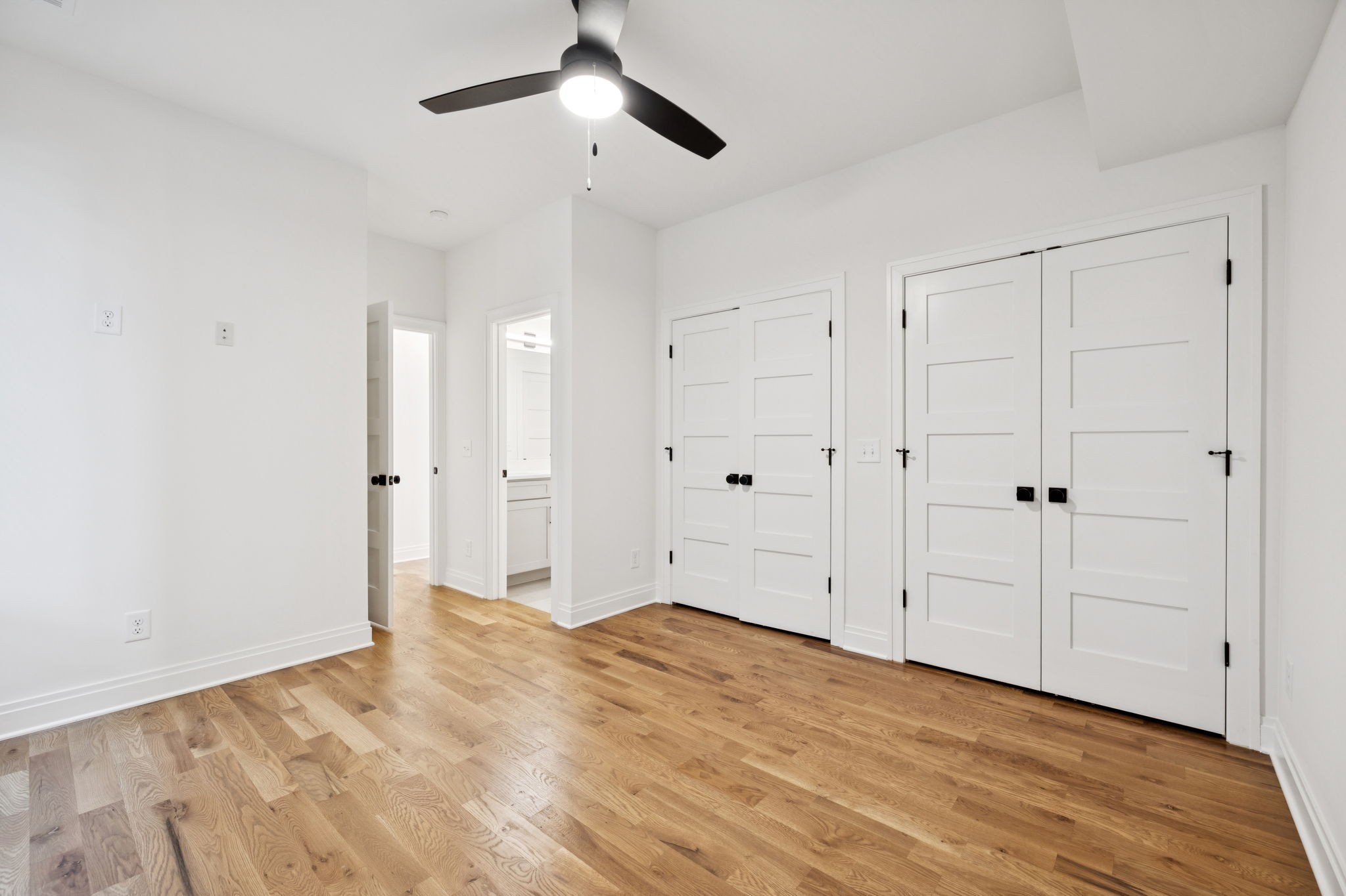 Nashville, Tennessee, 37206, United States, 4 Bedrooms Bedrooms, ,4 BathroomsBathrooms,Residential,For Sale,1918812