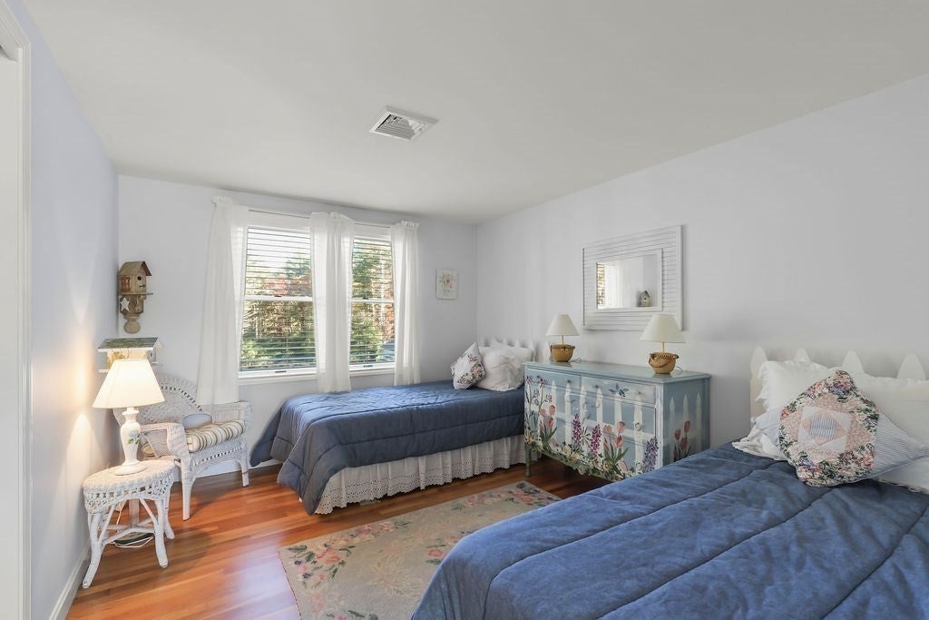 Plymouth, Massachusetts, 02360, United States, 4 Bedrooms Bedrooms, ,5 BathroomsBathrooms,Residential,For Sale,2040614