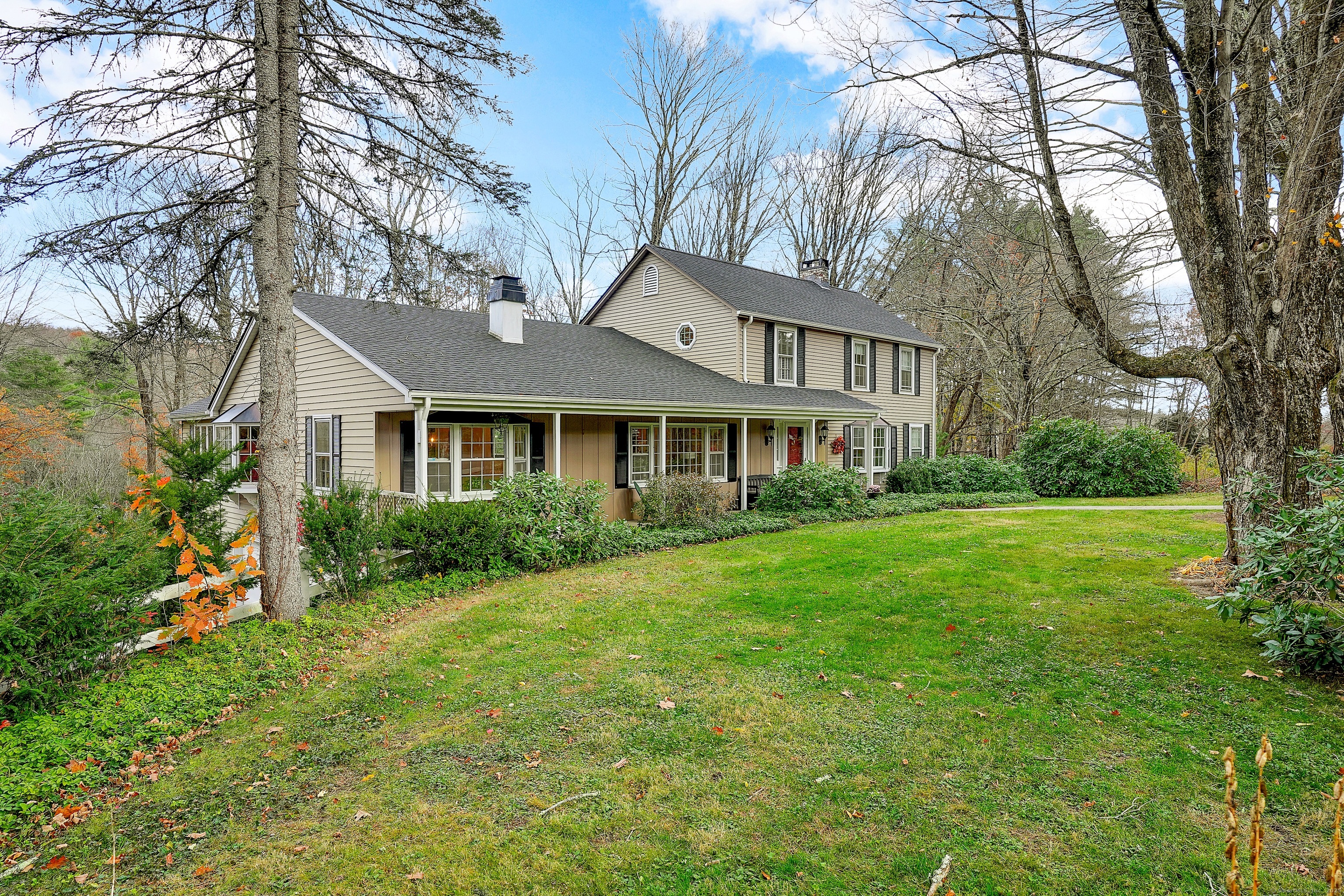 Canton, Connecticut, 06019, United States, 4 Bedrooms Bedrooms, ,3 BathroomsBathrooms,Residential,For Sale,1987943