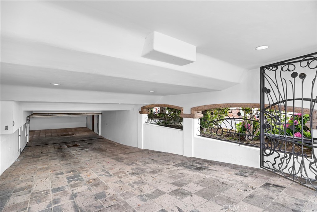 Newport Beach, California, 92661, United States, 4 Bedrooms Bedrooms, ,5 BathroomsBathrooms,Residential,For Sale,1875430