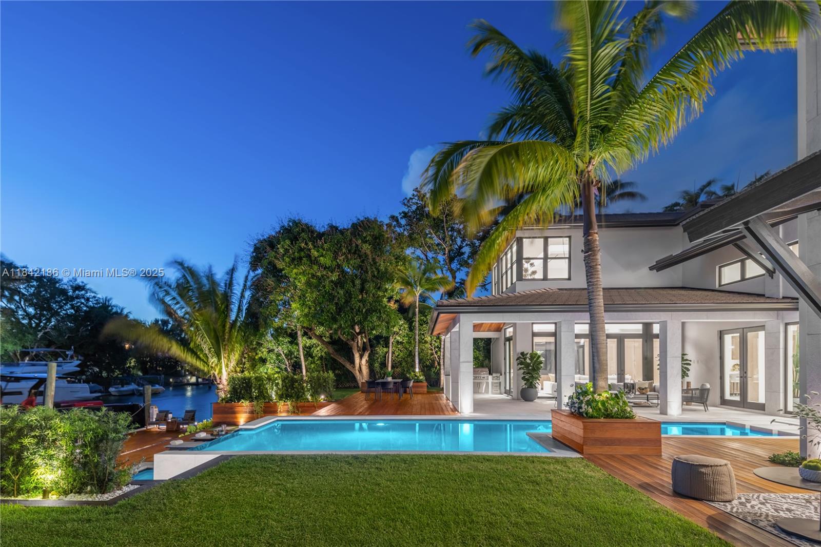 Miami, Florida, 33137, United States, 6 Bedrooms Bedrooms, ,7 BathroomsBathrooms,Residential,For Sale,1903270