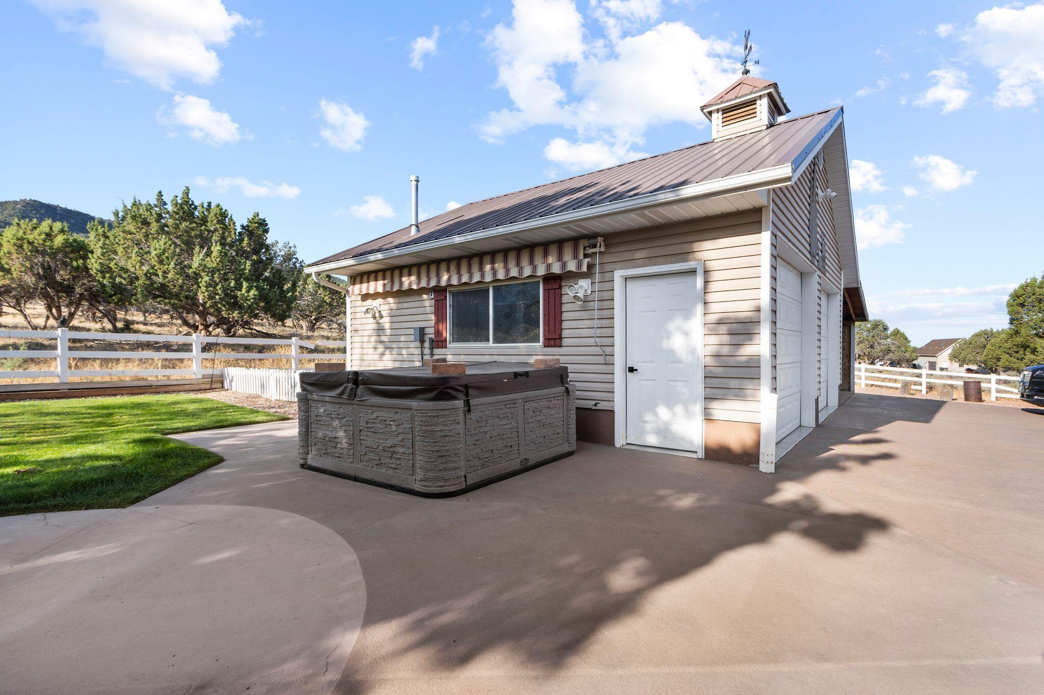 Parowan, Utah, 84761, United States, 6 Bedrooms Bedrooms, ,5 BathroomsBathrooms,Residential,For Sale,1995430