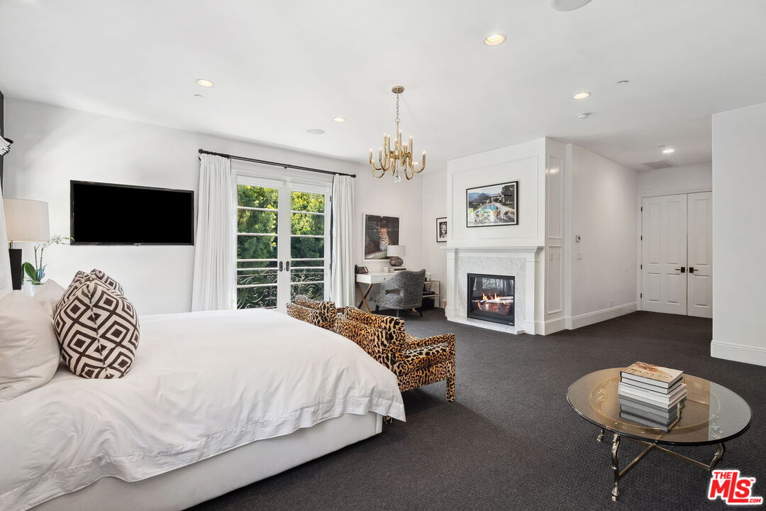 Beverly Hills Post Office, California, 90210, United States, 5 Bedrooms Bedrooms, ,6 BathroomsBathrooms,Residential,For Sale,1723543