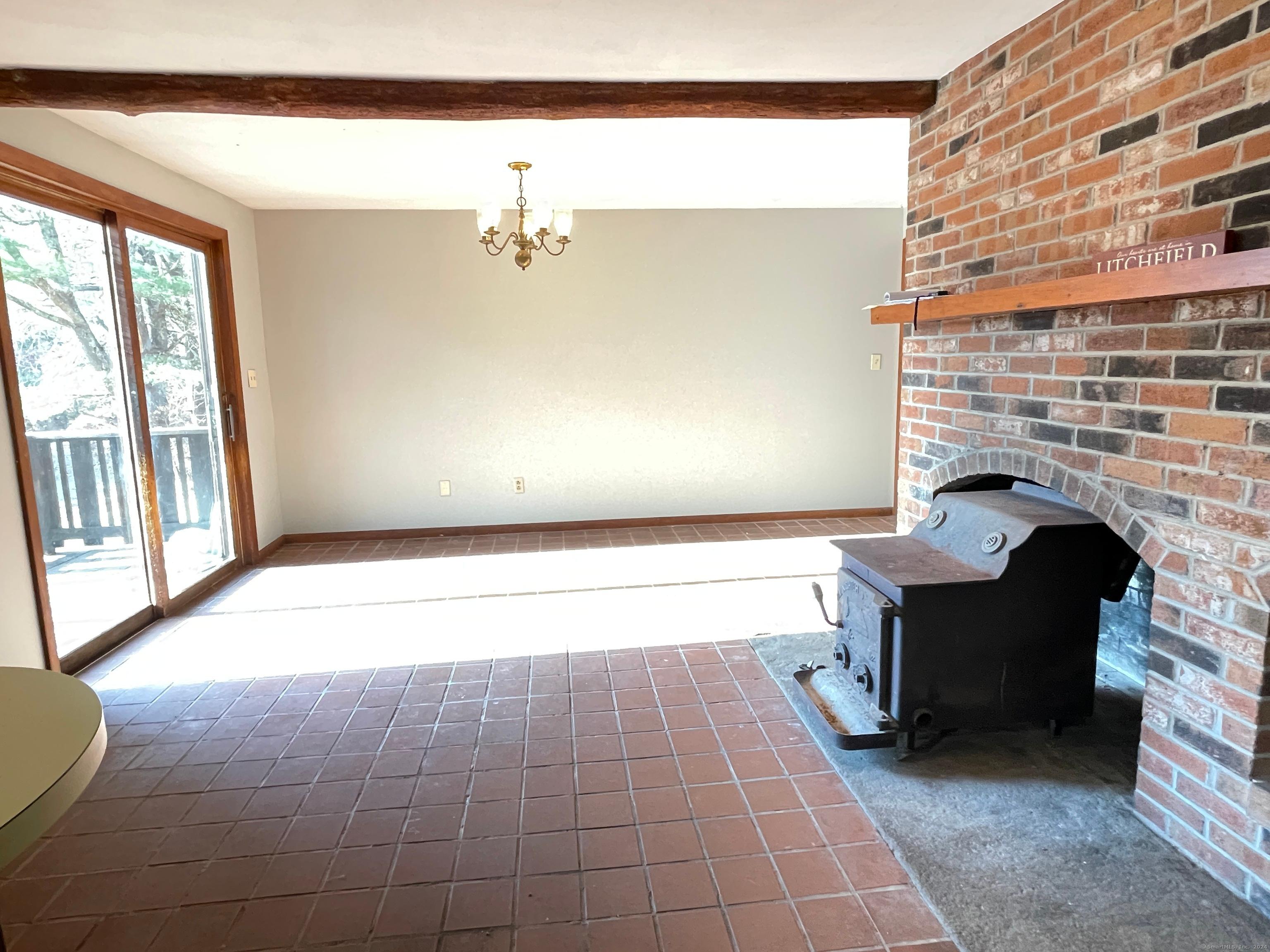 Litchfield, Connecticut, 06759, United States, 3 Bedrooms Bedrooms, ,3 BathroomsBathrooms,Residential,For Sale,1937635